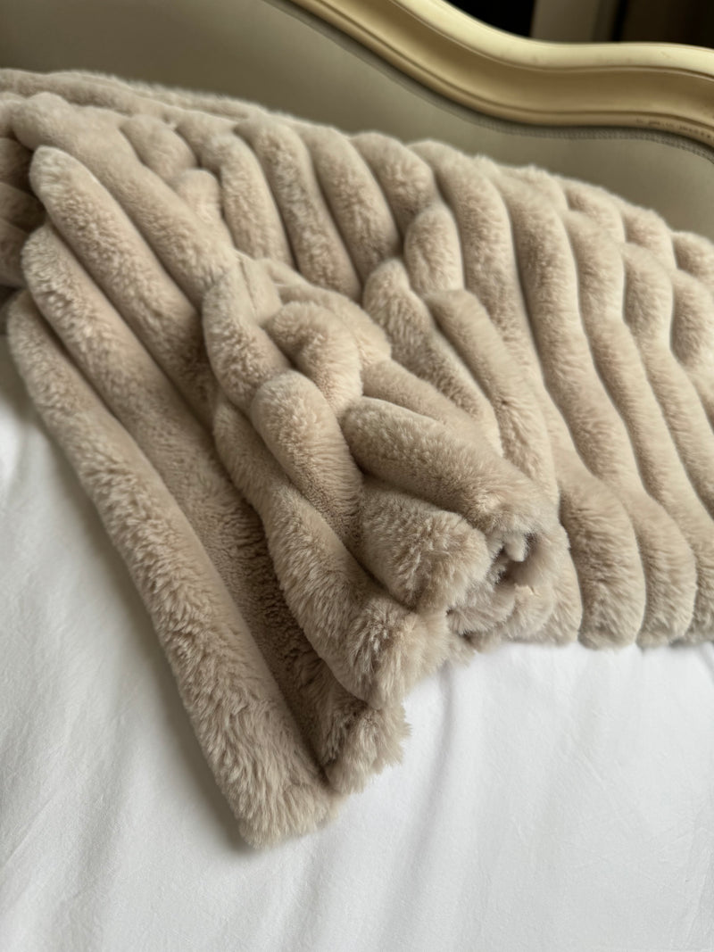 Luxury Ribbed Faux Fur Throw | Cloud