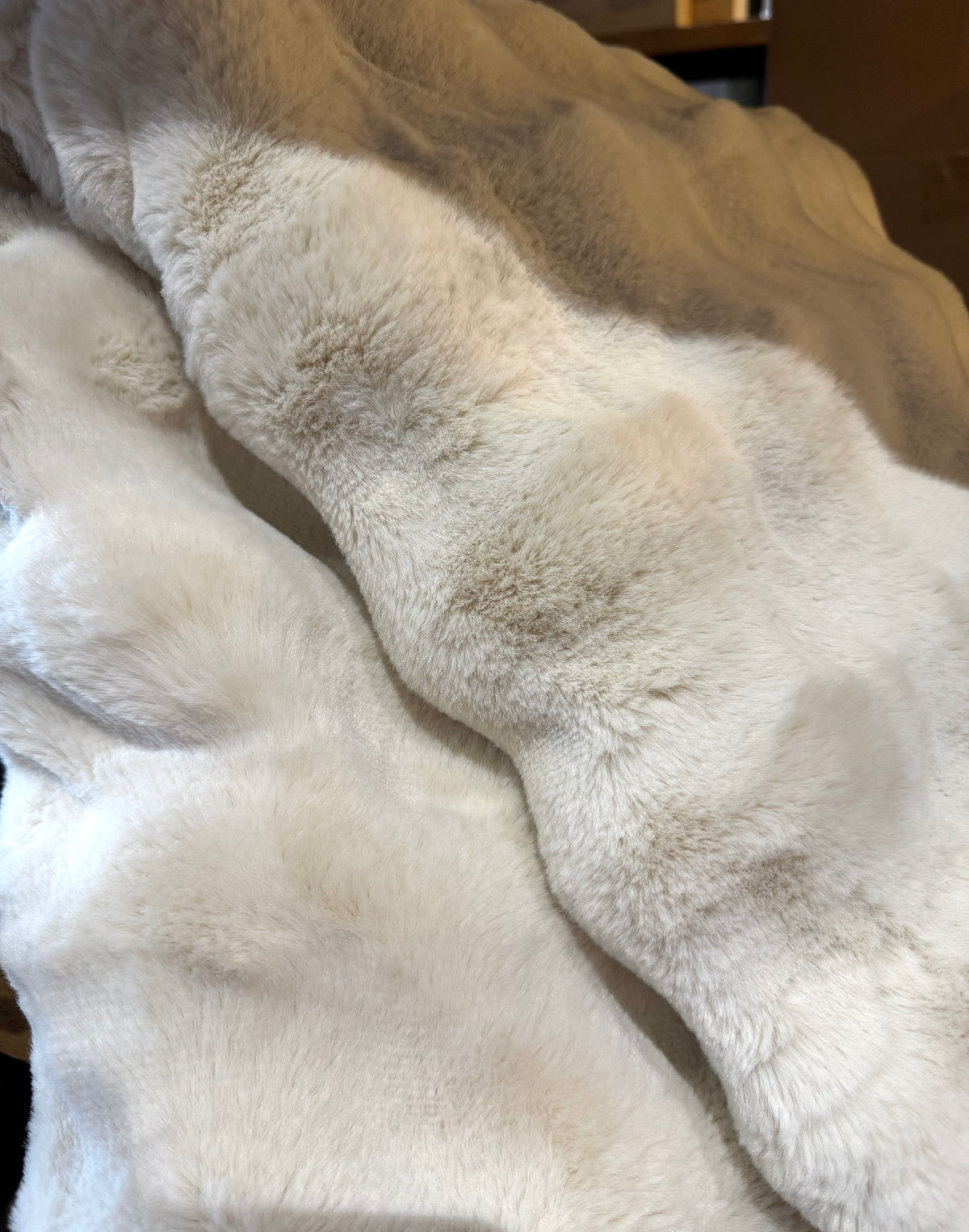 Faux Mink Effect Fur Luxury Throw | Winter White