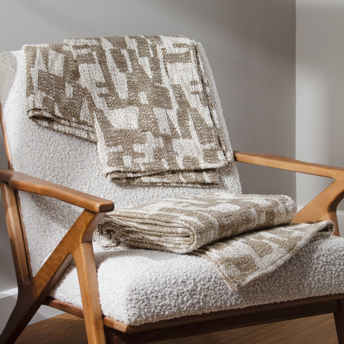 Ola Throw Taupe